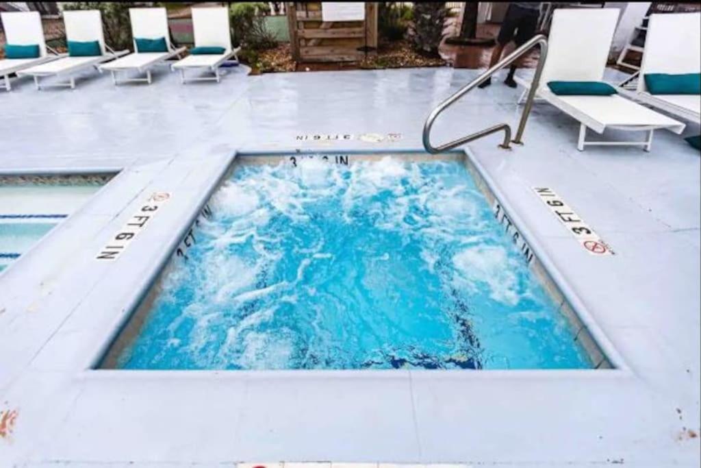 Lux Suite /King Bed /Free Parking/Pool/First Floor 休斯敦 外观 照片