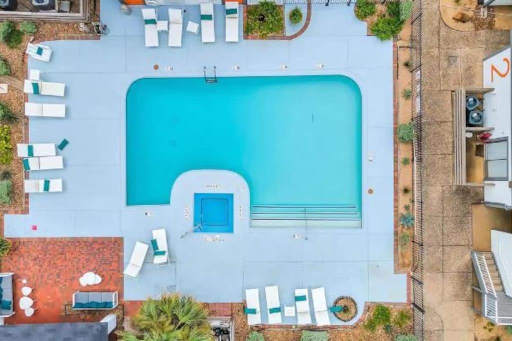 Lux Suite /King Bed /Free Parking/Pool/First Floor 休斯敦 外观 照片