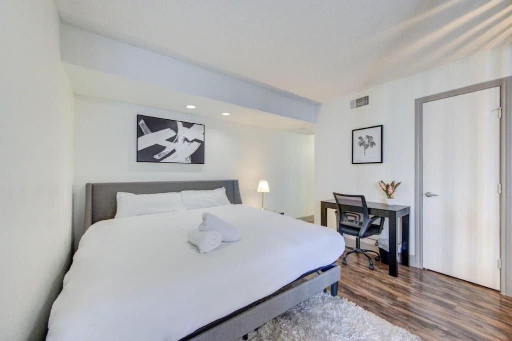 Lux Suite /King Bed /Free Parking/Pool/First Floor 休斯敦 外观 照片